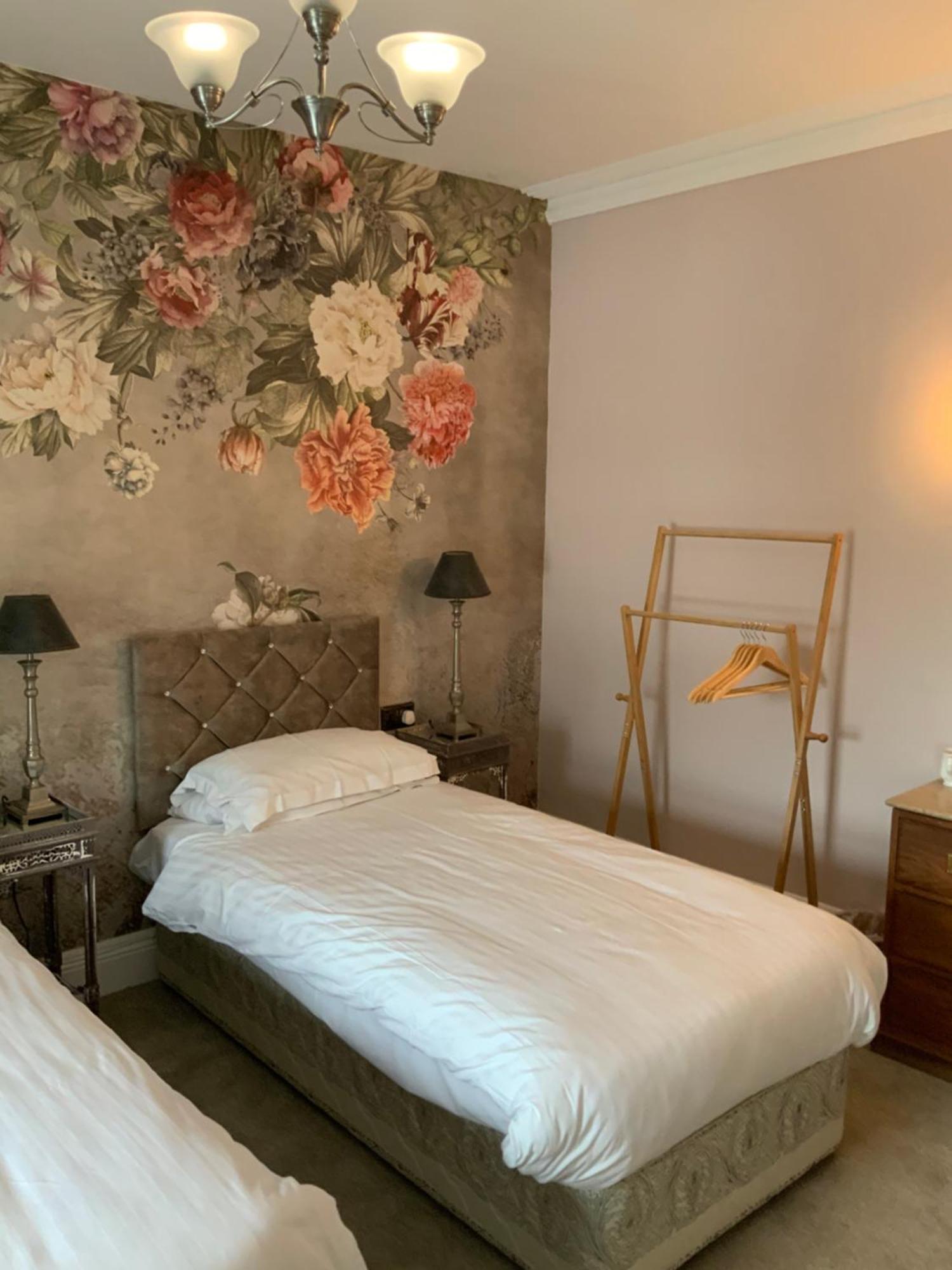 Hotel The White House Sennybridge Zimmer foto